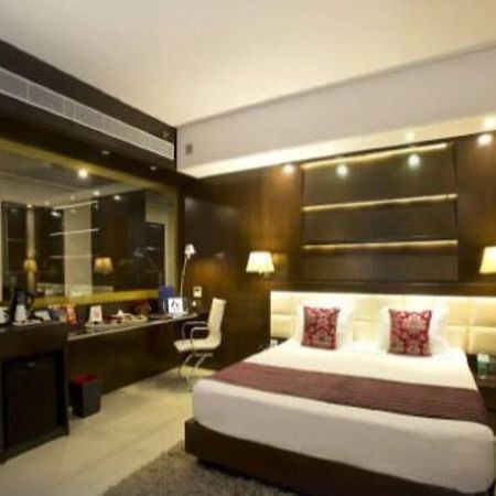 Kings Forth Hotels New Delhi Buitenkant foto